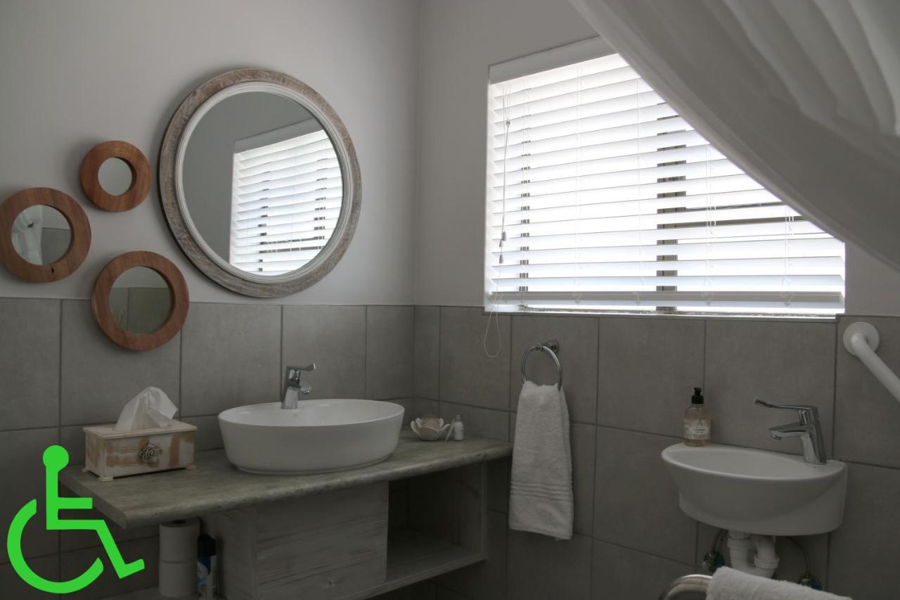 Albatross Guesthouse Langebaan Exterior foto